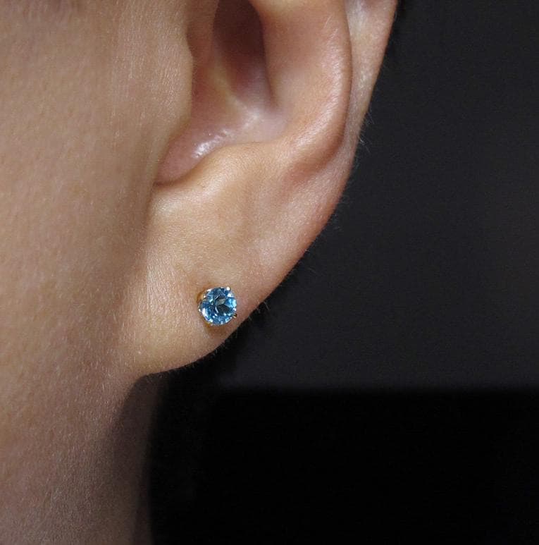 Kleine Ohrstecker, Smaragd Ohrringe, Aquamarin Turmalin Zierliche Geburtsstein Oktober Kleine Ohrstecker, Smaragd Ohrringe, Aquamarin Turmalin Zierliche Geburtsstein Oktober von sticksandstonesny