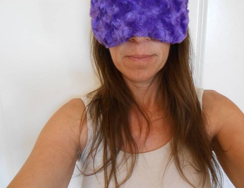 Traumhaft Lila Minky Schlafmaske von stilettoseamstress