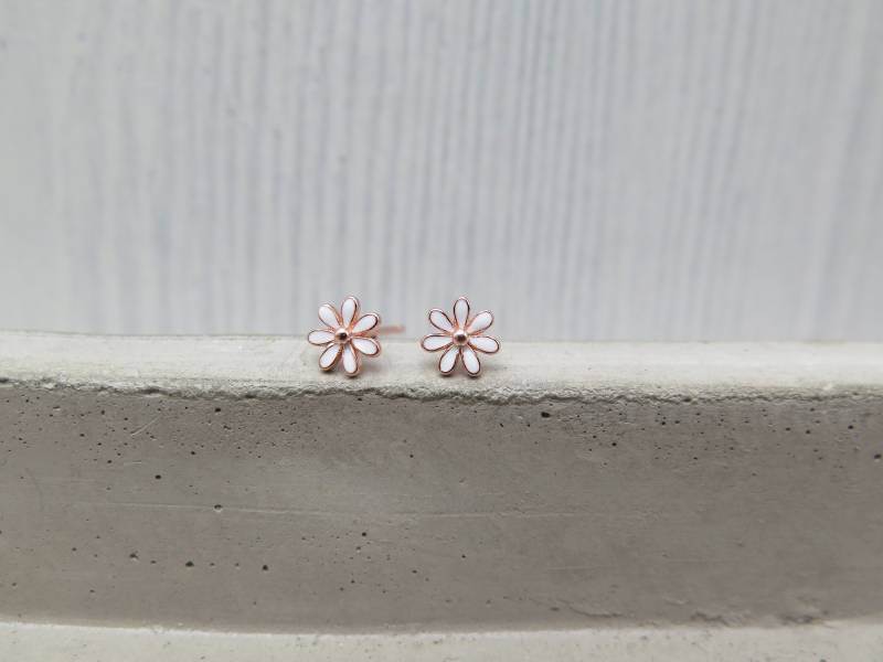 925 Sterling Silber - Feine Blümchen Weisse Emaille Rosévergoldet Zarte Blumen Ohrstecker Blüte Stecker Naturschmuck Frühling Liebe Süß von stilkomplex