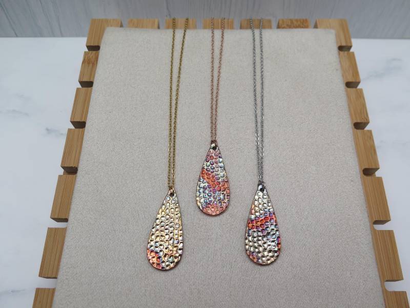 Kette - Tropfen Bunt Gehämmert Farbverlauf Kupfer Edelstahl Halskette Schmuck Versilbert Vergoldet Rosévergoldet Farbwahl Handarbeit Edel von stilkomplex