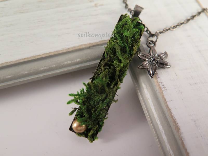 Mooswiese Mit Edelweiss Und Perle von stilkomplex