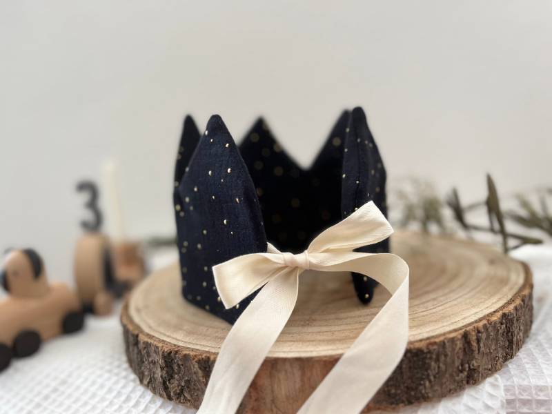 Geburtstagskrone Schwarz Goldtupfen Musselinkrone Geburtstag Musselin Stoffkrone Krone Kindergeburtstag Kind Prinzessin Prinz Geschenk Party von stilwerk3