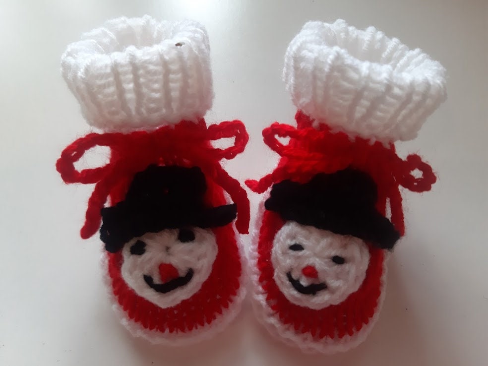 Babyschuhe Strickschuhe Rot Weiß Gestrickt Schneemann von stoeberbude