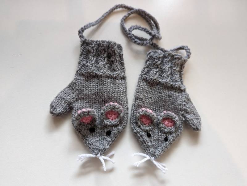 Kinderhandschuhe Fäustlinge Gestrickt Grau Mäuse 3-5 Jahre von stoeberbude
