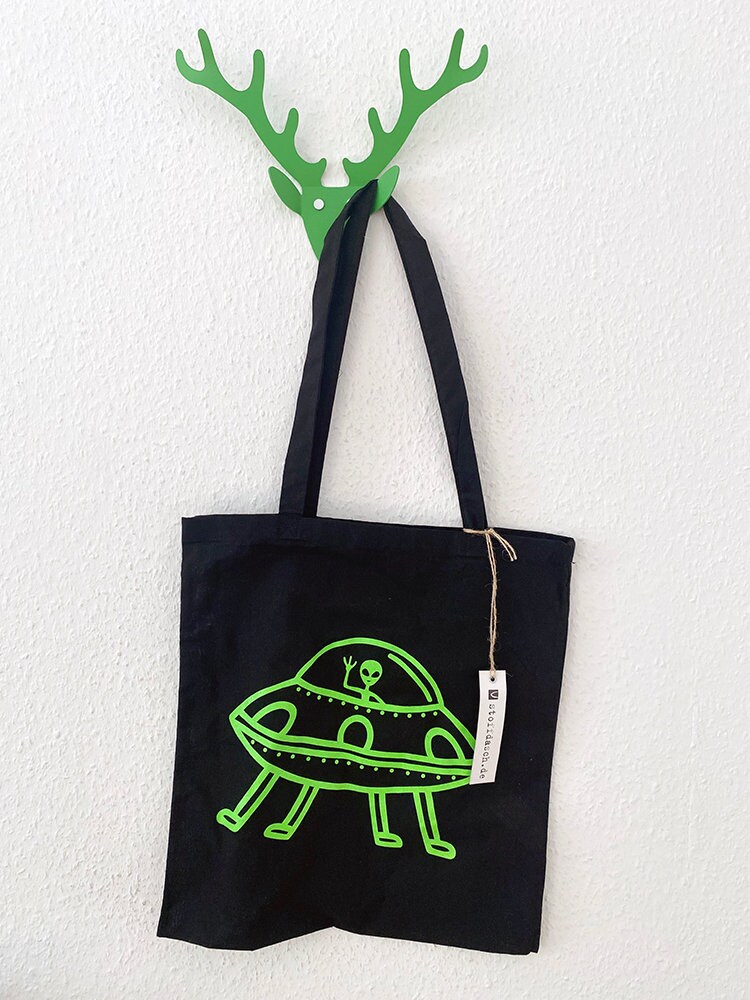 Schwarze Alien Ufo Stofftasche Aus Biobaumwolle Mit Siebdruck in Neongrün Schwarze Alien Ufo Stofftasche Aus Biobaumwolle Mit Siebdruck in Neongrün von stoffdasch