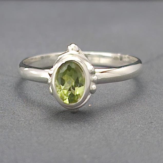 Peridot-Silberring Peridot-Silberring von stoneandsilverfr