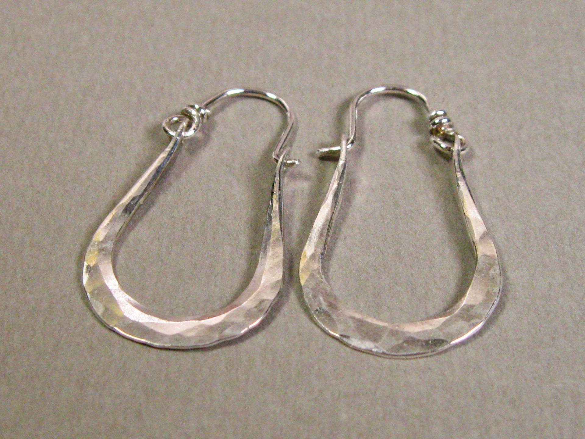 Handwerker Gehämmerte Gold Filled Creolen, Handgefertigte Ohrringe, Hufeisen Schwere Handwerker Gehämmerte Gold Filled Creolen, Handgefertigte Ohrringe, Hufeisen Schwere von stoneandsterling