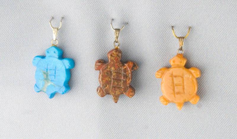 Geschnitzte Edelstein Schildkröte Anhänger Silber Ballen von stonenation
