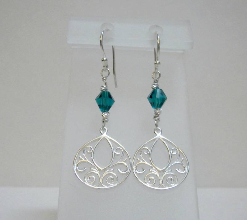 sterling Filigrane Und Swarovski Kristall Ohrringe von stonesnshells