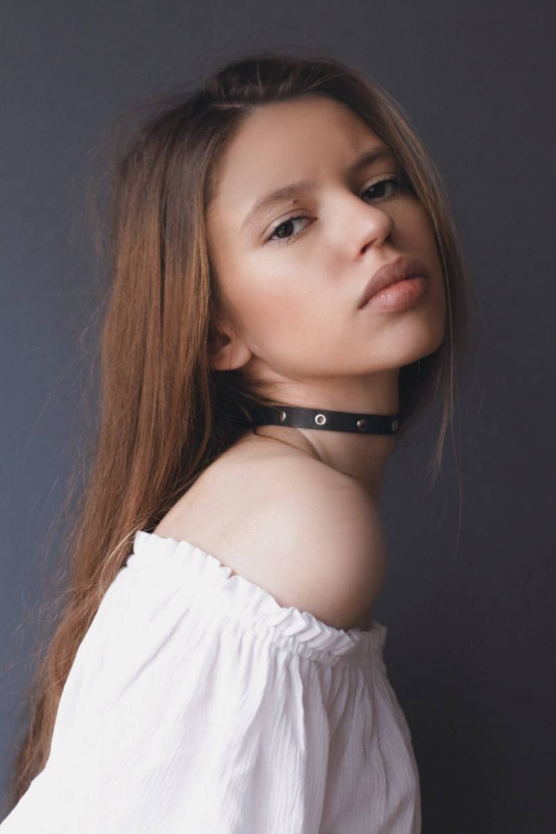 Genietetes Vollrindleder Halsband 1 cm Damen Halsband Genietetes Vollrindleder Halsband 1 cm Damen Halsband von storeVL