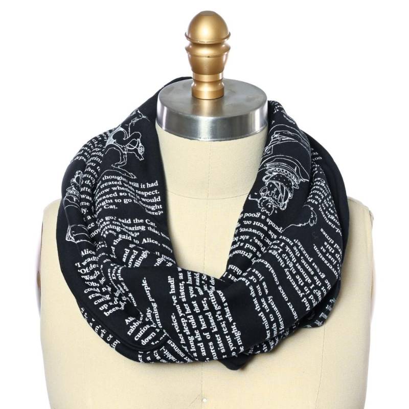 Alice's Adventure's Im Wunderland Infinity-Buchschal Für Lit Lovers; Eine Bezaubernde Variante Vonlewis Carrolls Wunderwelt von storiarts