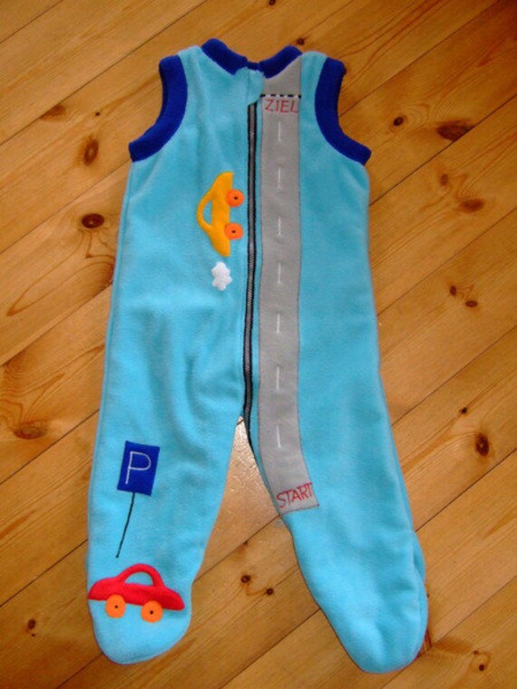 Schlafsack Mit Beinen "Autorennen" 62-104 Overall von strickhuhndesign