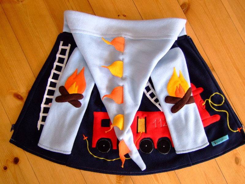 Zipfeljacke "Feuerwehr" Wunschgröße von strickhuhndesign