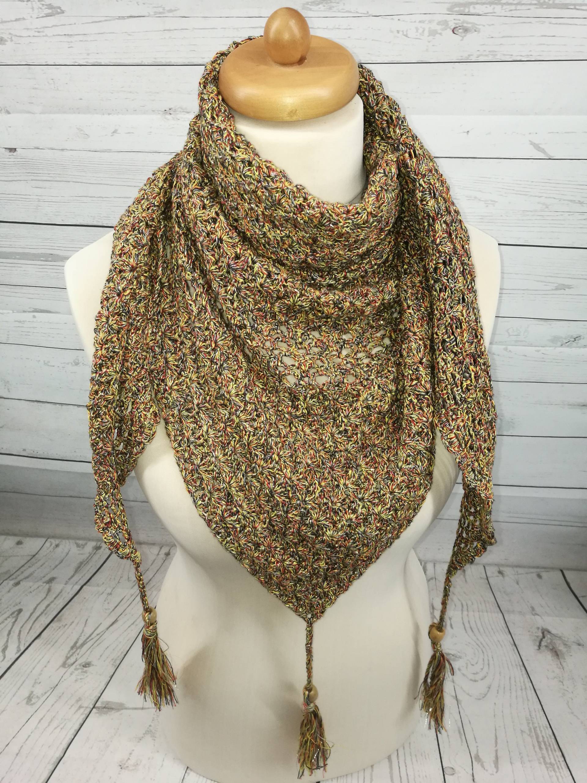 Handarbeit Gehäkeltes Dreieckstuch - Schal Schultertuch Mit Fransen Aus Baumwolle Goldfarben Lurex-Glanzfaden von strickwoman