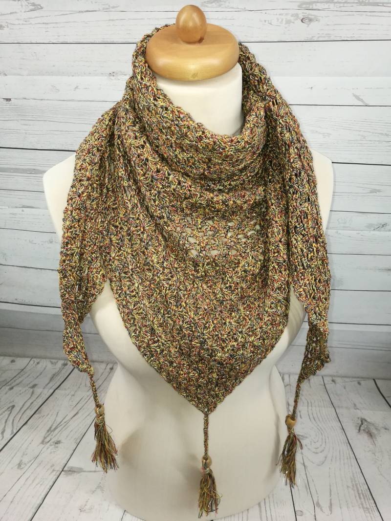 Handarbeit Gehäkeltes Dreieckstuch - Schal Schultertuch Mit Fransen Aus Baumwolle Goldfarben Lurex-Glanzfaden von strickwoman