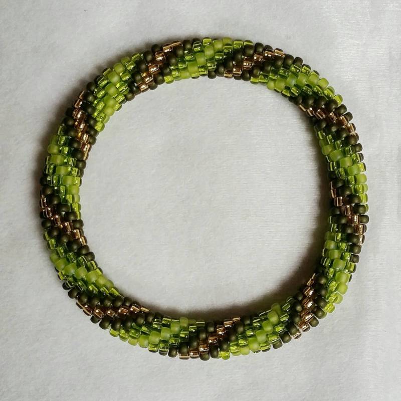 Alten Grünen Samen Perle Häkeln Armreif - Sofort Lieferbar Alten Grünen Samen Perle Häkeln Armreif - Sofort Lieferbar von stringsbydesign