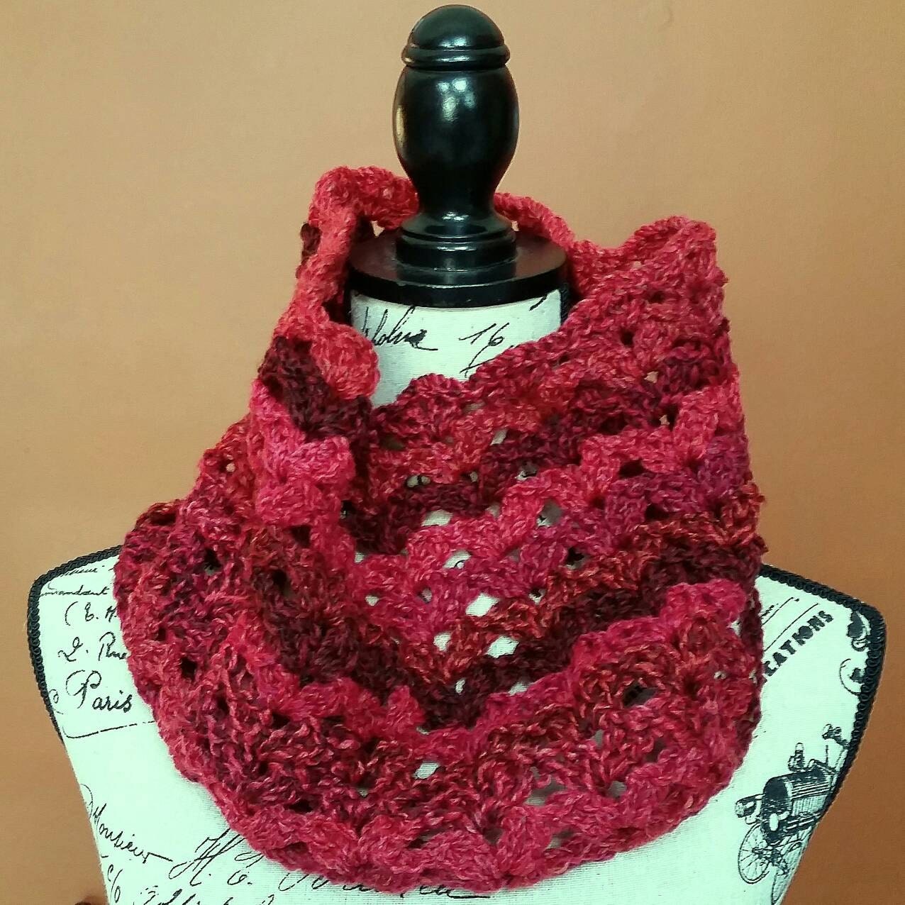 Gemischte Beeren Einfache Shell Gehäkelt Cowl - Sofort Lieferbar Gemischte Beeren Einfache Shell Gehäkelt Cowl - Sofort Lieferbar von stringsbydesign