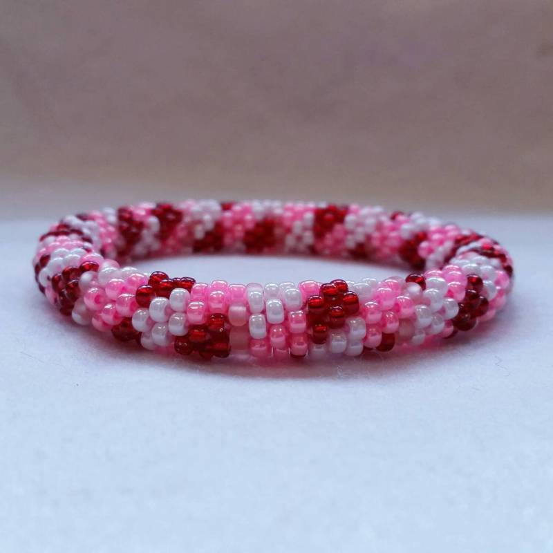 Rot, Rosa Und Weißen Patchwork Samen Perle Häkeln Armreif - Sofort Lieferbar Rot, Rosa Und Weißen Patchwork Samen Perle Häkeln Armreif - Sofort Lieferbar von stringsbydesign