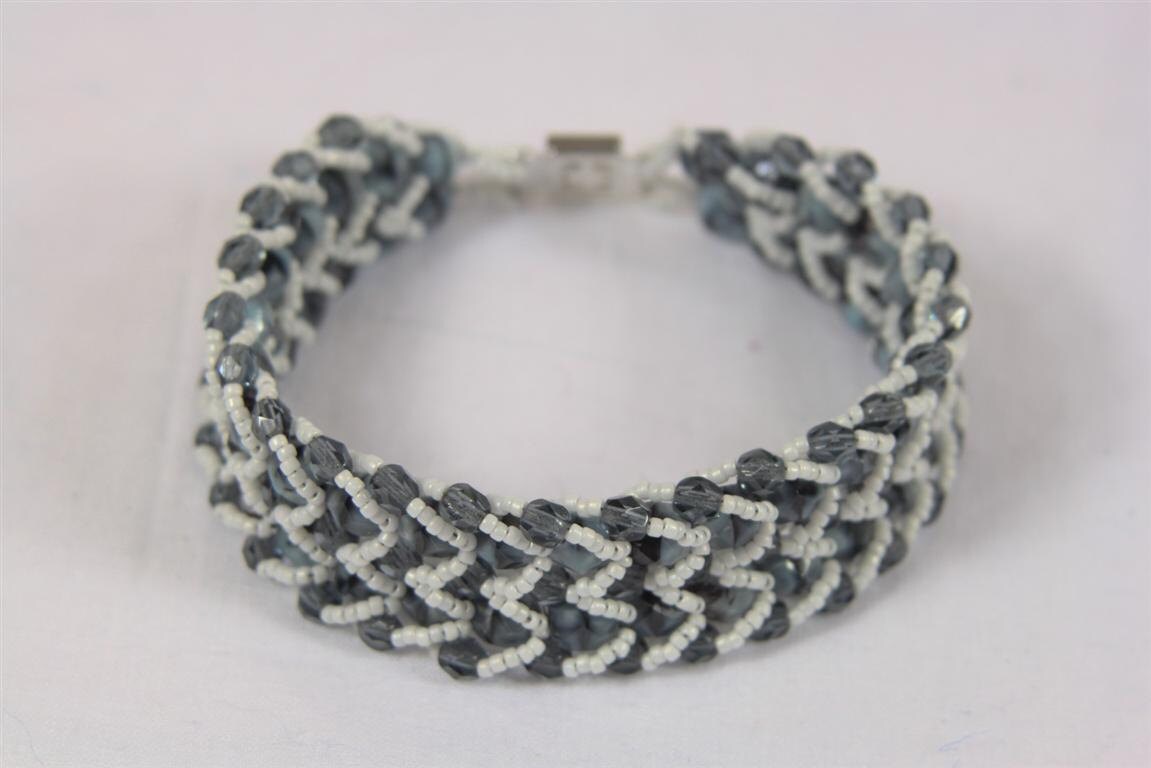 Schwarz Und Weiß Flach Doppelspirale Armband - Bereit Zu Versenden Schwarz Und Weiß Flach Doppelspirale Armband - Bereit Zu Versenden von stringsbydesign