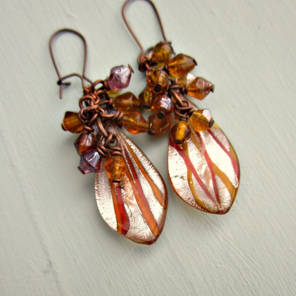 Dichroic Bernstein Und Honigglas Teardrop Ohrhänger Mit Perlen Cluster Vera von studioRenee