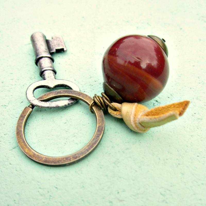 Rustikaler Schlüsselanhänger Oder Taschenbaumler Aus Messing Mit Leder Und Brauner Glasperle Brody Rustikaler Schlüsselanhänger Oder Taschenbaumler Aus Messing Mit Leder Und Brauner Glasperle Brody von studioRenee