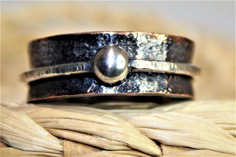 strukturierter Kupfer Spinner Ring Argentium Silber Band, Patina Finish, Größe 8, 5 von studioSdesign