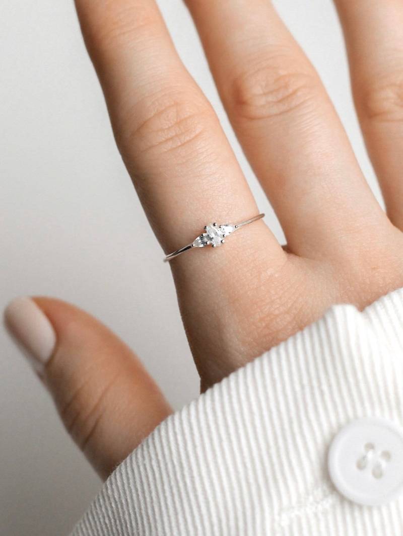 Fleur Zierlicher Zirkonia Silberring Cz Kristall Fingerring Edelstein Stapelring Aus 925 Sterling Silber von studioTILDAstore