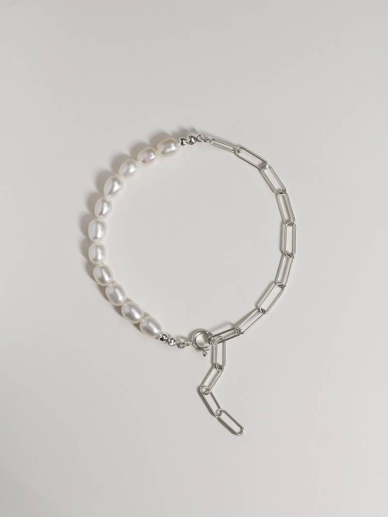 Halb-Halb Armband Aus 925 Sterling Silber Und Zuchtperlen Geteiltes Süßwasserperlen Mit Paperclip-Kette Verstellbare Länge von studioTILDAstore