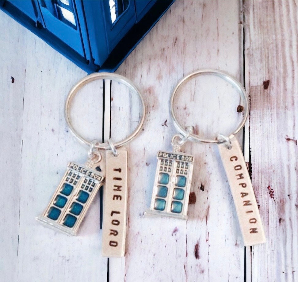 Doctor Who Schlüsselanhänger, Time Lord Begleiter Tardis, Fandom, Geschenk Doctor Who Schlüsselanhänger, Time Lord Begleiter Tardis, Fandom, Geschenk von studiobytheshore