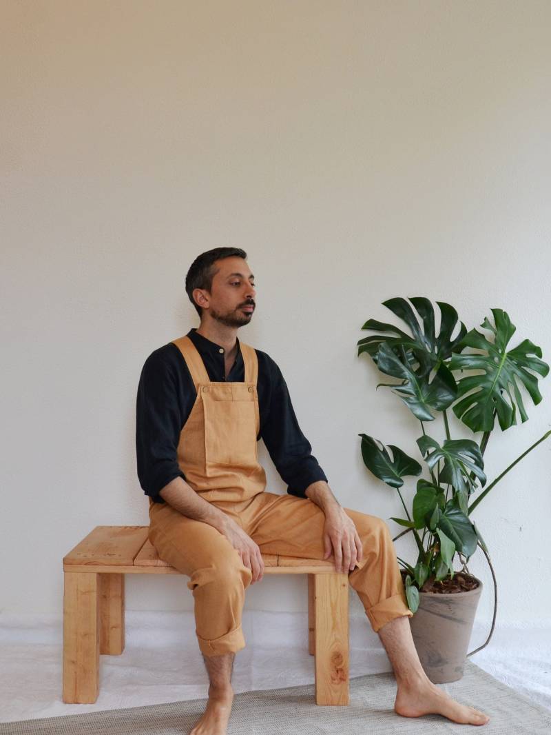 Unisex Camel Latz Shorts von studiociurla