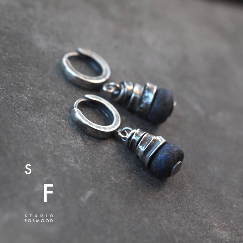 Handgemachte Oxidierte Sterlingsilber Lapis Lazuli Ohrringe von studioformood