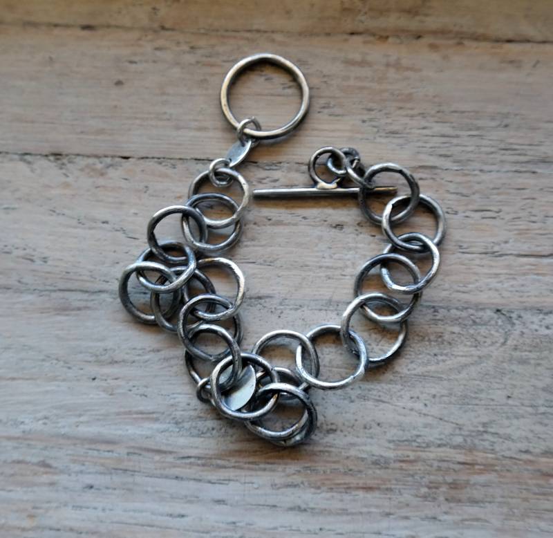 Handgemachte Armband, Silber Armband, Gehämmert Kreise, Sterling Schmuck, Mit Karabiner Verschluss Handgemachte Armband, Silber Armband, Gehämmert Kreise, Sterling Schmuck, Mit Karabiner Verschluss von studiokolor