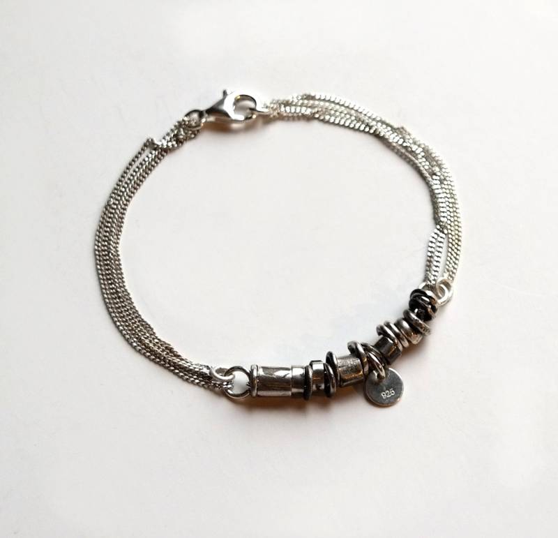 Zierliches Silberarmband Mit Handgefertigten Ringen, Dünnes Kettenarmband, Zarter Schmuck, Sterling Silber von studiokolor