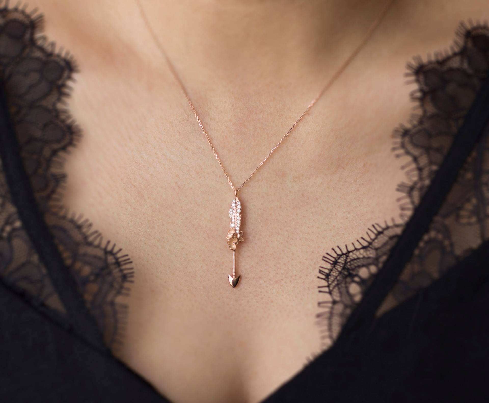 Blume Mit Pfeil Halskette/14K Gold 925 Silber Blume Mit Pfeil Halskette/14K Gold 925 Silber von studiomirage