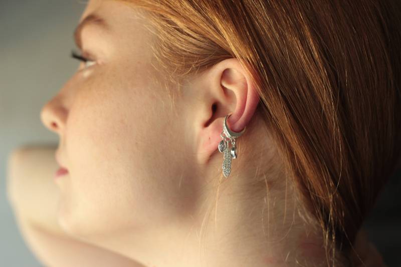 Cubic Zirconia Feder Manschette Ohrring Sterling Silber Einzel Ohrring von studiomirage