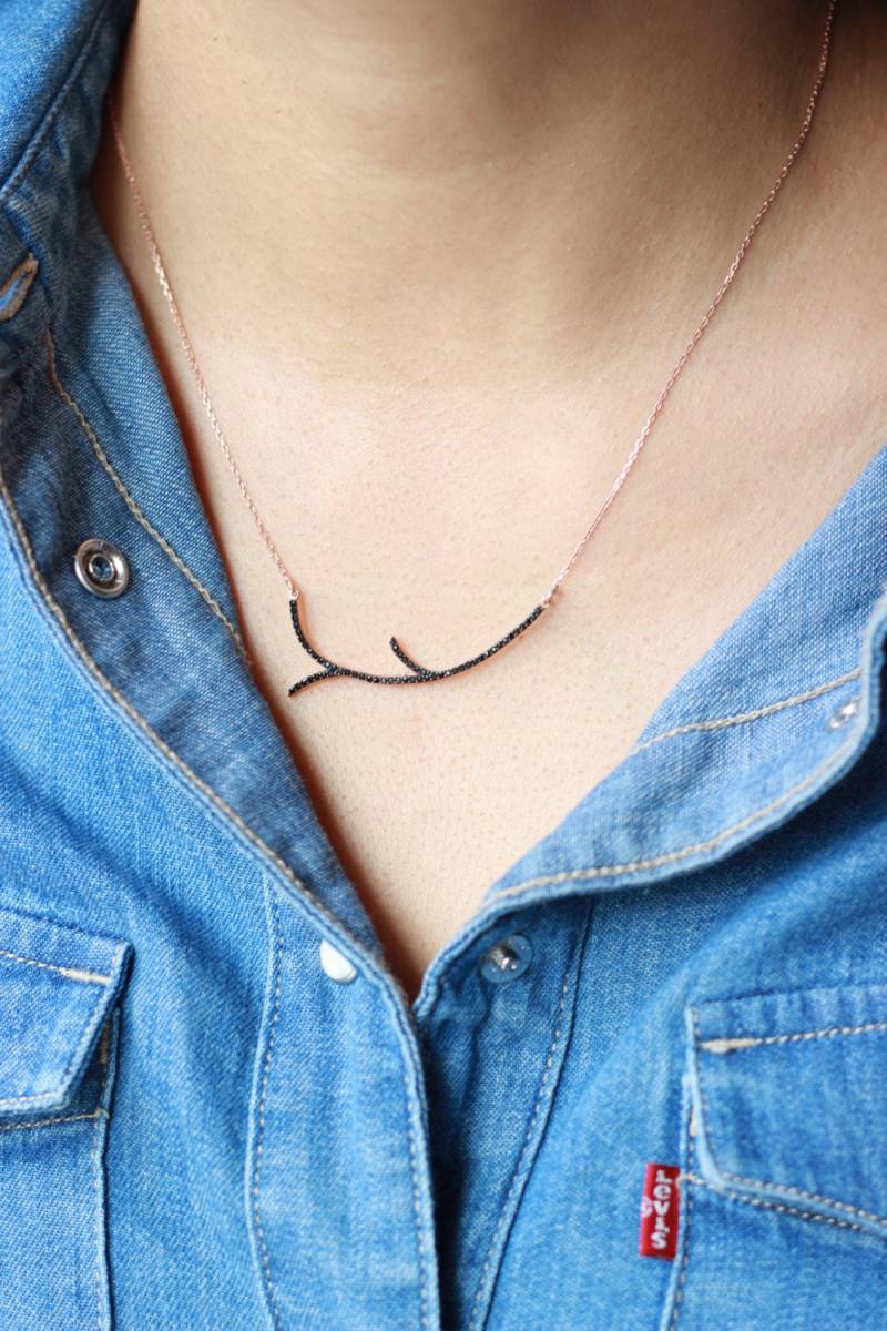 Frühlings Zweig Halskette/Schwarze Zirkonia 14K Gold 925 Silber Frühlings Zweig Halskette/Schwarze Zirkonia 14K Gold 925 Silber von studiomirage