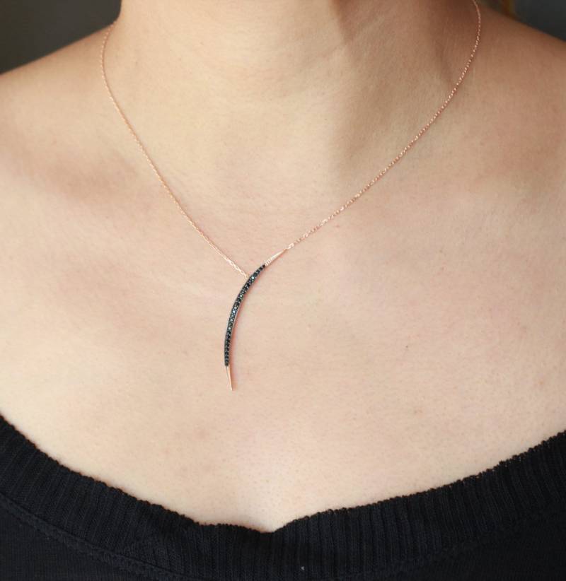 Rose Gold Plattierte Sterling Silber Halbmond Halskette Schwarz Zirkonia Rose Gold Plattierte Sterling Silber Halbmond Halskette Schwarz Zirkonia von studiomirage