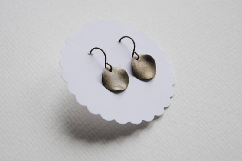 Ohrringe - Dot Bronze Nickelfrei Minimal Ohrschmuck Goldene Scheibe von studionahili
