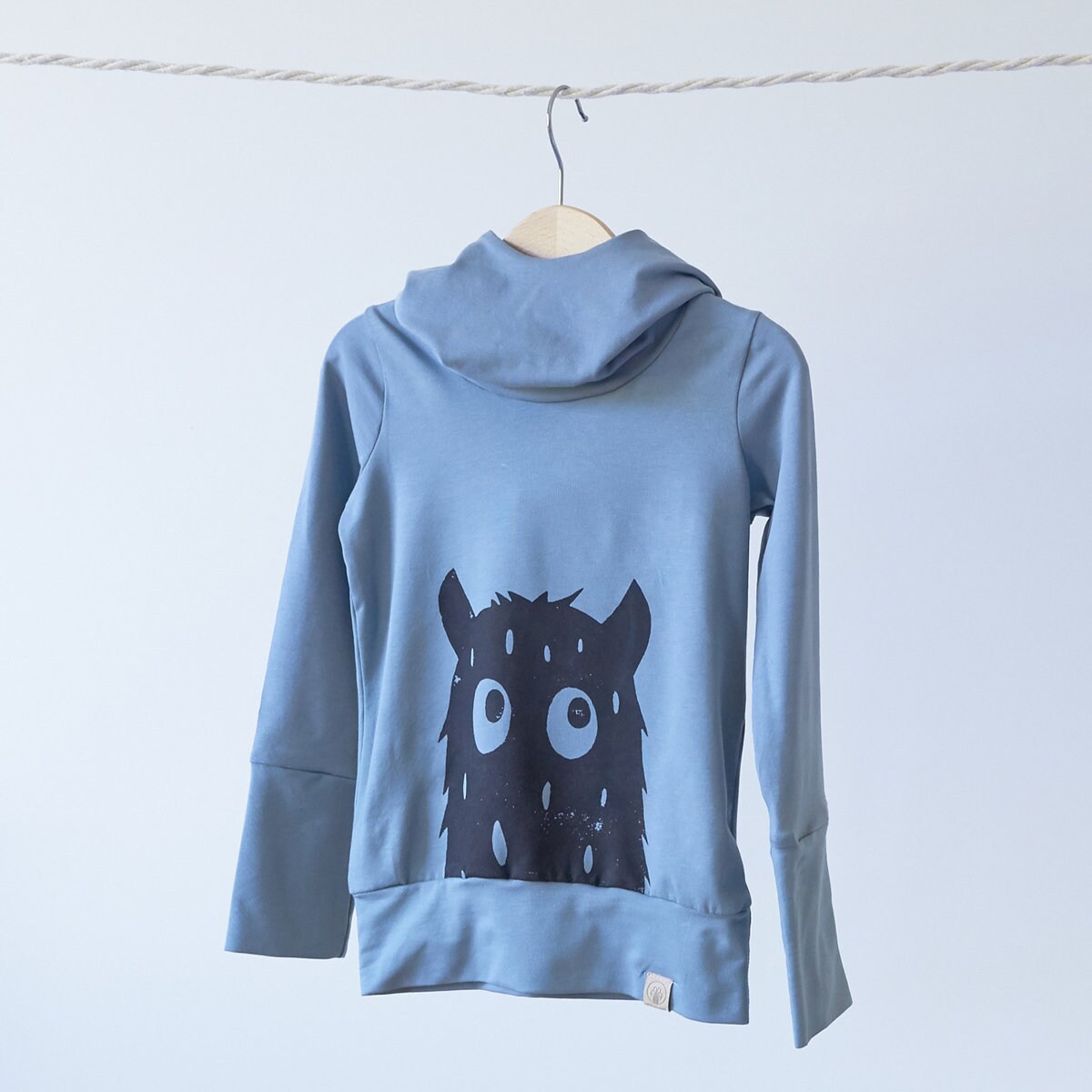 Hoodie "Monstaaa" Nebel | Wunschbrunnen Hoodie "Monstaaa" Nebel | Wunschbrunnen von studiowunschbrunnen