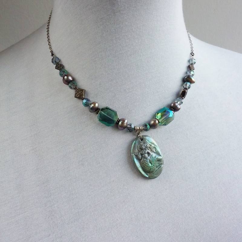 Sello Polymer Clay Meerjungfrau Statement Halskette von stufandnonsense