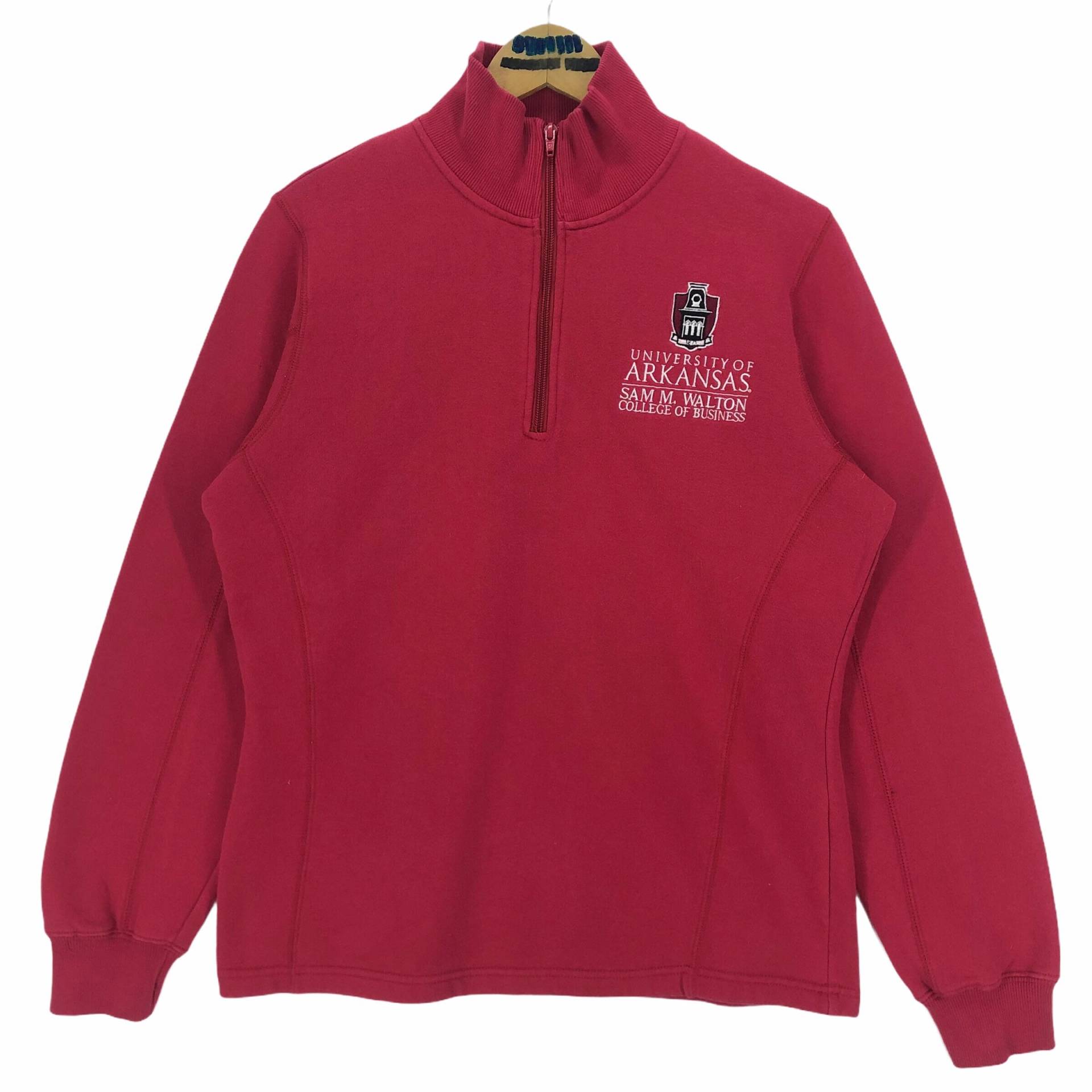 Vintage University Of Arkansas Sam M. Walton College Business Sweatshirt Pullover Stickerei Sport Tek Collegiate Streetwear Ncaa Größe M von stuffofnatureandarts