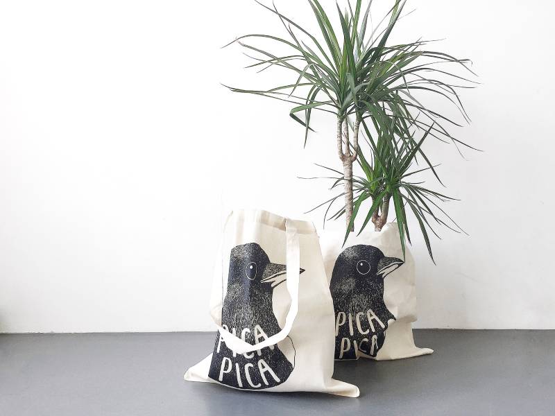 Vogel Ekster Tasche - Pica Musik Festival Parade Rotterdam Niederlande Vogel Ekster Tasche - Pica Musik Festival Parade Rotterdam Niederlande von stvreemdevogels