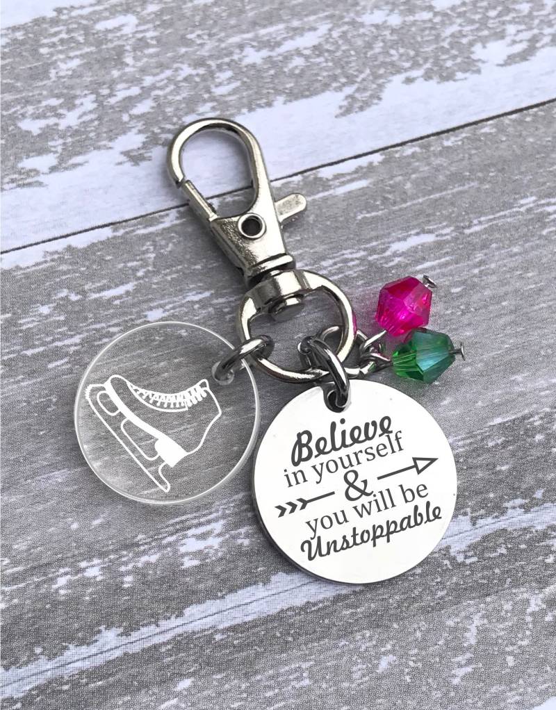 Eiskunstlauf Geschenk, Geschenke, Zipper Pull, Eiskunstläuferin Schlittschuhlaufen Eiskunstlaufgeschenk von stylizeddesigns