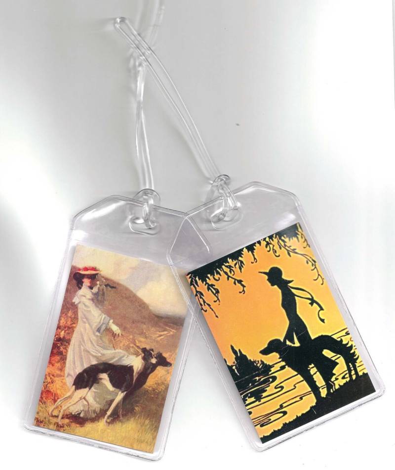 Set Aus 2 Windhund-Gepäckanhänger - Vintage Altered Art Ladies Und Windhunde Set Aus 2 Windhund-Gepäckanhänger - Vintage Altered Art Ladies Und Windhunde von suebero