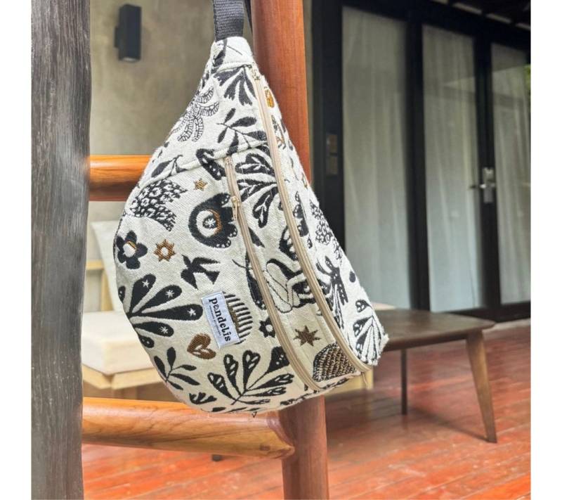 suebidou Gürteltasche Damen Hipbag Banane Crossbody Bag aus Paris versch. Designs, handmade in france suebidou Gürteltasche Damen Hipbag Banane Crossbody Bag aus Paris versch. Designs, handmade in france von suebidou