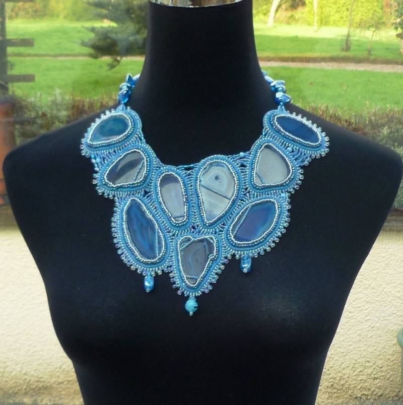 Blaue Achat Perlen Bestickt Kragen Stil Halskette Blaue Achat Perlen Bestickt Kragen Stil Halskette von suegoode