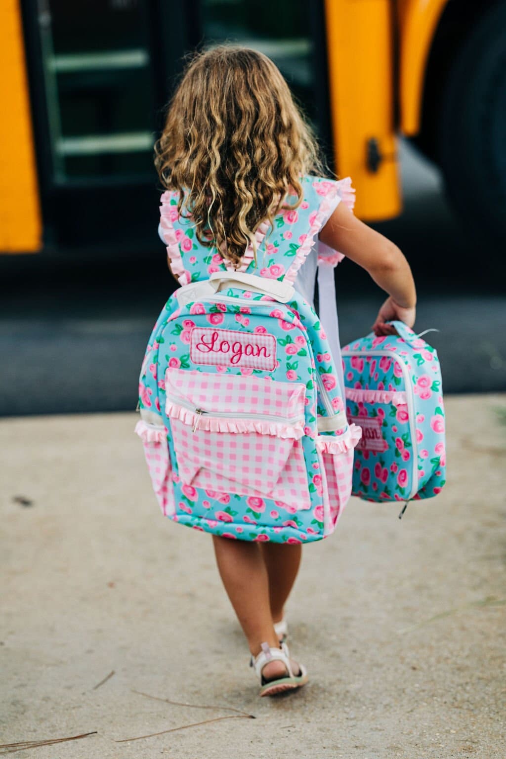 Kinder Lunch Bag, Personalisierte Mädchen Tasche, Passender Rucksack, Floral Personalisiert, Aquarell Rose, Kindergarten, Pre-K von sugarbeeclothing