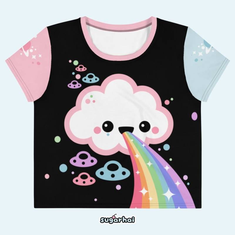 Kawaii Crop Top | Pastell Weiche Grunge Kleidung, Puking Cloud Mit Regenbogen Und Ufos, Pastel Goth Shirt von sugarhai