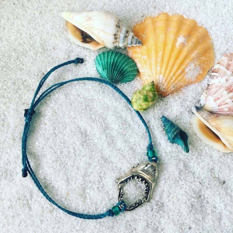 Haifisch Kiefer Benutzerdefinierte Verstellbare Wasserdichte Armband, Hai Schmuck, Wachs Schnur von summerstylebracelets