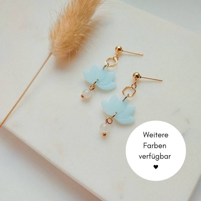 Ice Lotus Polymer Clay Ohrrstecker in Ice Blue Gold Und Silber, Minimalistisch, Handgefertigt, Mondstein, 1 Paar von sunandmoonclaystudio